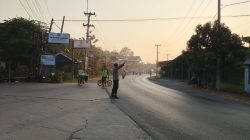 Polsek Ciwaringin Polresta Cirebon Gelar Pengaturan Pagi, Berikan Rasa Aman bagi Pelajar dan Pengguna Jalan