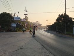 Polsek Ciwaringin Polresta Cirebon Gelar Pengaturan Pagi, Berikan Rasa Aman bagi Pelajar dan Pengguna Jalan