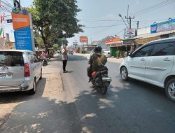 Polsek Ciwaringin Polresta Cirebon Gelar Patroli dan Pengaturan Lalu Lintas, Antisipasi Gangguan Kamtibmas