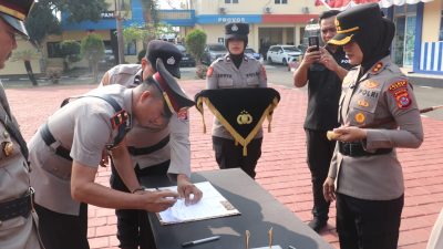 Kapolres Lebak Pimpin Upacara Sertijab Kabag SDM, Kasat Binmas, Kasiwas, dan Tiga Kapolsek Jajaran