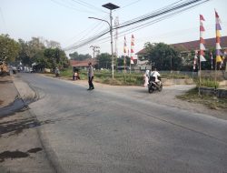 Dalam Rangka Pelayanan kepada Masyarakat, Polsek Kaliwedi Polresta Cirebon Gelar PH Pagi di Depan SMPN 1 Kaliwedi