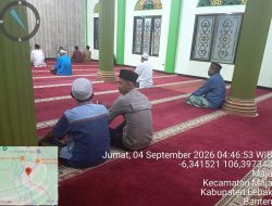 Anggota Polsek Maja Polres Lebak Laksanakan Sholat Subuh Keliling