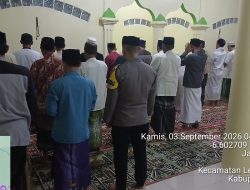 Anggota Polsek Lebakgedong Polres Lebak Rutin Giat Subling di masjid Desa Ciladaueun.