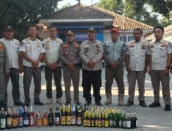 Satpol PP Kecamatan Sliyeg Gelar Razia Miras Oplosan 120 Botol Di aman kan  