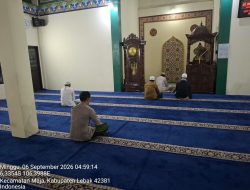 Anggota Polsek Maja Polres Lebak Laksanakan Sholat Subuh Keliling
