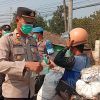 Kapolsek Cimarga Polres Lebak Menggandeng Puskesmas Kec. Cimarga, Bagikan Masker di Wilayah Kecamatan Cimarga