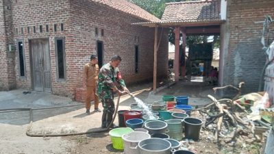 Kemarau Panjang Melanda, Kodim 0614/Kota Cirebon Salurkan 9.000 Liter Air Bersih untuk Warga Argasunya