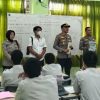 Secara Serentak Kapolsek Bekasi Barat Pimpin Sosialisasi Maklumat Kapolres, Jaga Pelajar dari Pengaruh Negatif