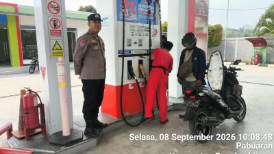 Personel Polsek Rangkasbitung Polres Lebak Patroli Dialogis Ke SPBU,Sampaikan Pesan Kamtibmas