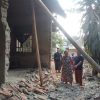 Rumah Warga Roboh Akibat Penggeseran Tanah Di Kampung Kadubana