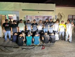 Polisi Amankan  12 Remaja Dan 10 Senjata Tajam 