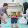 “Bunda Astri” Dinsos Cirebon Kunjungi Fajar di Rumah Sakit: Doakan Anak Jenaka SR yang Bercita-cita Jadi Polisi, Titip Harapan ke Kapolresta Cirebon