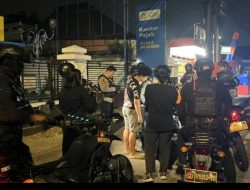 Brimob Polda Metro Jaya Amankan 6 Pemuda Hendak Tawuran, Temukan Sajam dan Cairan Diduga Air Keras di Duren Sawit