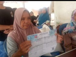 Sebanyak 433 Warga Kelurahan Rangkasbitung Barat Terima Bantuan Beras