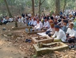 Seren Taun Adat Kasepuhan Guradog Memasuki Puncak, Ribuan Warga Ikuti Ziarah ke Makam Pendahulu  