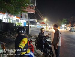 Antisipasi Gangguan Kamtibmas Anggota Polsek Maja Polres Lebak Laksanakan Patroli Dialogis Malam Hari Bersama Warga