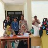 Pastikan Tepat Sasaran, Kanit Binmas Polsek Cimarga Polres Lebak Kawal Pembagian Beras Bantuan Di Desa Tambak Cimarga