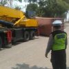 Respon Cepat 110, Kontainer Terlepas dari Truk Trailer di Jembatan KBN Marunda, Polisi Bergerak Cepat Lakukan Evakuasi