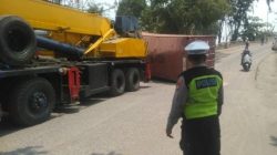 Respon Cepat 110, Kontainer Terlepas dari Truk Trailer di Jembatan KBN Marunda, Polisi Bergerak Cepat Lakukan Evakuasi