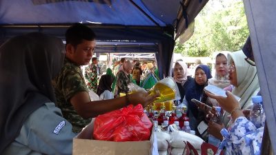 Warga Cirebon Tumplek di Bazar TNI, UMKM Lokal Kebanjiran Pembeli
