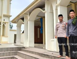 Kapolsek Lebakgedong Polres Lebak Dan Personil Melaksanakan Giat Sholat Jumat Keliling Di Masjid Baiturahman Kp. Kosala DS. Lebakgedong.