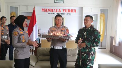 Perkuat sinergitas TNI-Polri, Kapolres Lebak berikan kejutan di HUT TNI ke-81