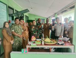 Polsek Cimarga Polres Lebak Berikan Kue HUT TNI Ke-81 TNI Perkuat Sinergitas TNI-POLRI.