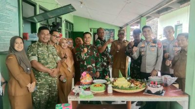 Polsek Cimarga Polres Lebak Berikan Kue HUT TNI Ke-81 TNI Perkuat Sinergitas TNI-POLRI.