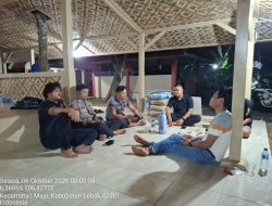 Antisipasi Gangguan Kamtibmas Anggota Polsek Maja Polres Lebak Laksanakan Patroli Dialogis Malam Hari Bersama Warga