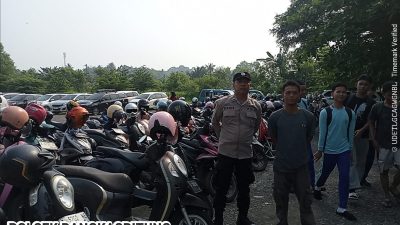 Anggota Polsek Rangkasbitung Polres Lebak Monitoring Parkiran Wisata Kolam Renang Antisipasi Gangguan Kamtibmas