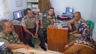 Sinergitas TNI-Polri, Bhabinkamtibmas Polsek Rangkasbitung Polres Lebak Giat Sambang Ke Desa Cikatapis