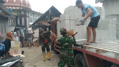 TMMD KE-130 TAHUN 2026, TNI-POLRI GOTONG ROYONG BONGKAR RUMAH TIDAK LAYAK HUNI MILIK WARGA CIBENGKUNG