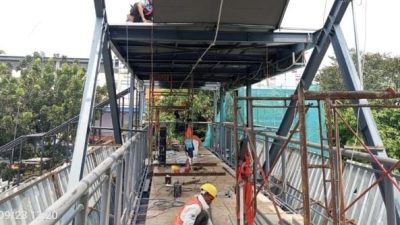 KADIS BINA MARGA DKI JAKARTA DIDESAK TURUN LAPANGAN AWASI PEMBANGUNAN JPO PEJATEN