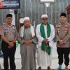 Pererat Kedekatan dengan Masyarakat, Kapolres dan Wakapolres Pelabuhan Tanjung Priok Gelar Jumat Keliling di Muara Angke