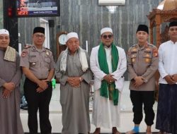 Pererat Kedekatan dengan Masyarakat, Kapolres dan Wakapolres Pelabuhan Tanjung Priok Gelar Jumat Keliling di Muara Angke