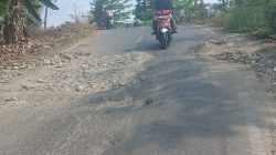 Keluhkan Akses Wisata Pantai Sawarna Via Ciawi Dalam Kondisi Rusak Parah