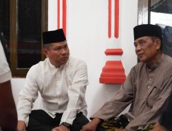 Kapolda Banten Melayat ke Rumah Duka Almarhum KH Ariman Anwar, Sampaikan Belasungkawa dan Doa