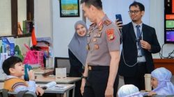 Polisi Peduli Pendidikan, Kapolda Metro Jaya Sapa Pelajar dan Dorong Literasi AI Sejak Dini