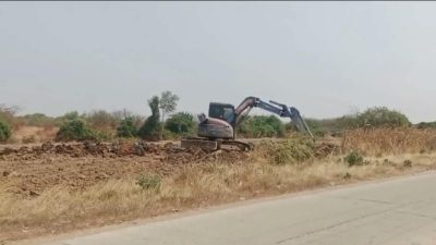 Tanggul Sungai Diduga Diratakan, Warga Ingatkan Bahaya Luapan Air
