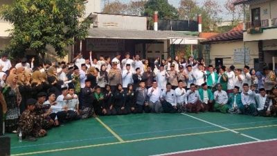 Semarak Hari Santri 2026 : MWC NU dan Yayasan Bhakti Jakarta Timur Gelar Apel Khidmat hingga Atraksi Pagar Nusa