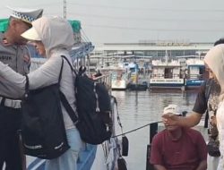 Polres Pelabuhan Tanjung Priok Perketat Pengamanan Wisatawan di Dermaga Kali Adem.
