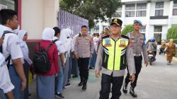 Kapolda Banten Turun ke Jalan, Atur Lalu Lintas Pagi demi Keselamatan Pelajar SMAN 1 Ciruas