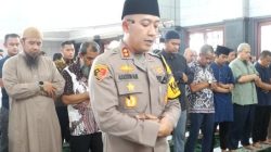 Kapolres Pelabuhan Tanjung Priok Pimpin Salat Jumat dan Sampaikan Khutbah tentang Ikhtiar di Masjid Jami’ Khodamuttaqwa